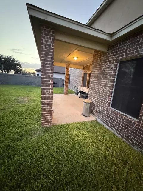 Exterior - 305 Michoacan Loop, Laredo, TX 78045 photo 4 of 5