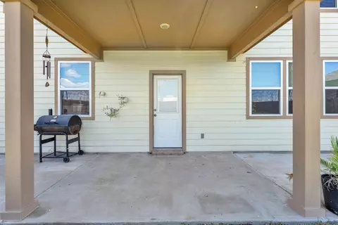 Exterior - 1806 Sambar Lp, Laredo, TX 78045 photo 5 of 5
