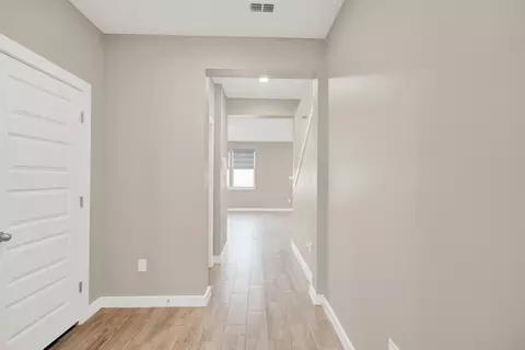 Entry Way - 1806 Sambar Lp, Laredo, TX 78045 photo 3 of 8