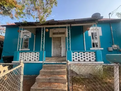 211 Lincoln St, Laredo, TX 78040