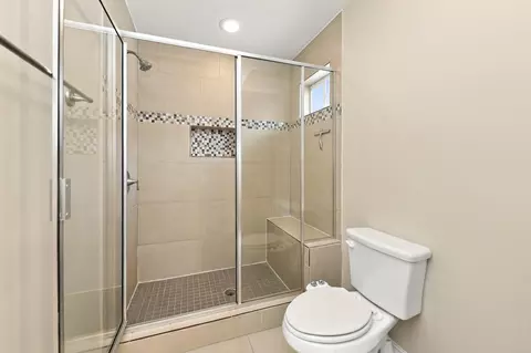 Bath - 7915 Elka Lp, Laredo, TX 78045 photo 5 of 6