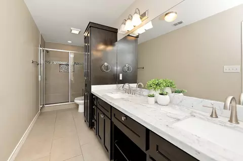 Bath - 7915 Elka Lp, Laredo, TX 78045 photo 3 of 6