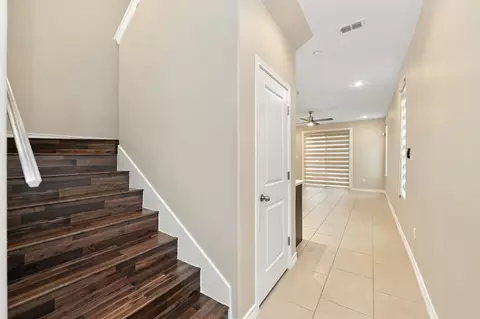 Entry Way - 7915 Elka Lp, Laredo, TX 78045 photo 3 of 4