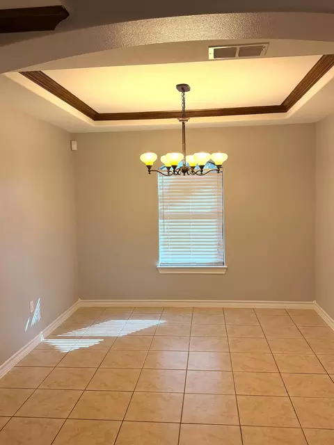 Dining - 116 Knoll Ave, Laredo, TX 78045 photo 1 of 1