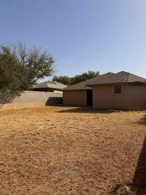 Exterior - 116 Knoll Ave, Laredo, TX 78045 photo 7 of 8