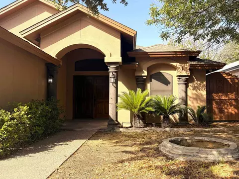 Exterior - 116 Knoll Ave, Laredo, TX 78045 photo 2 of 8