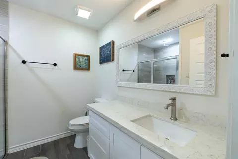 Bath - 624 Rockrose Dr, Laredo, TX 78046 photo 1 of 2