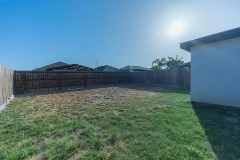 Exterior - 624 Rockrose Dr, Laredo, TX 78046 photo 4 of 7