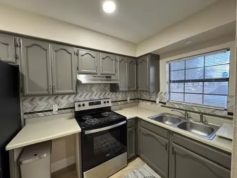 Kitchen - 1300 Hillside Rd #8, Laredo, TX 78041 photo 1 of 5