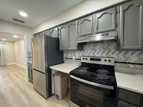 Kitchen - 1300 Hillside Rd #8, Laredo, TX 78041 photo 2 of 5
