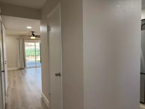 Entry Way - 1300 Hillside Rd #8, Laredo, TX 78041 photo 4 of 5