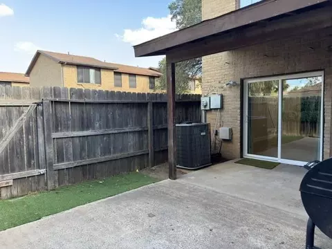 Exterior - 1300 Hillside Rd #8, Laredo, TX 78041 photo 3 of 4
