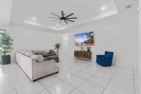 Living - 104 Sorella Loop, Laredo, TX 78045 photo 1 of 2