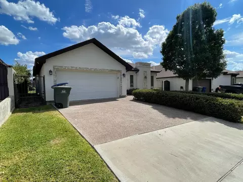Exterior - 115 Calma Dr, Laredo, TX 78045 photo 3 of 7