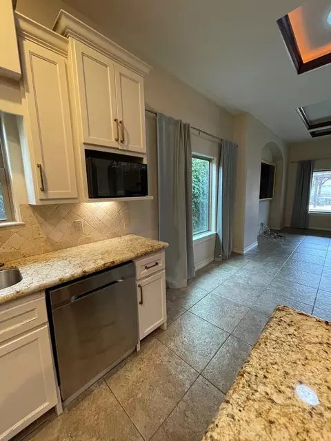 Kitchen - 115 Calma Dr, Laredo, TX 78045 photo 3 of 3