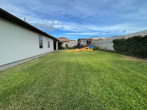 Exterior - 115 Calma Dr, Laredo, TX 78045 photo 6 of 7