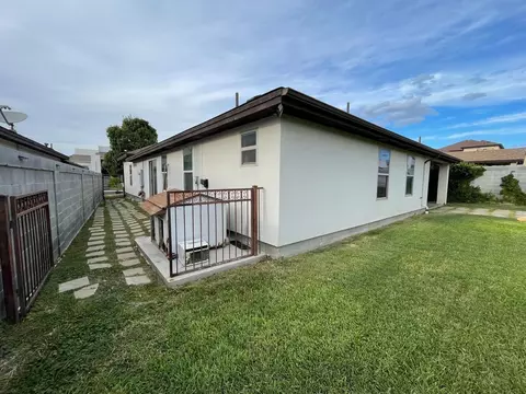 Exterior - 115 Calma Dr, Laredo, TX 78045 photo 7 of 7