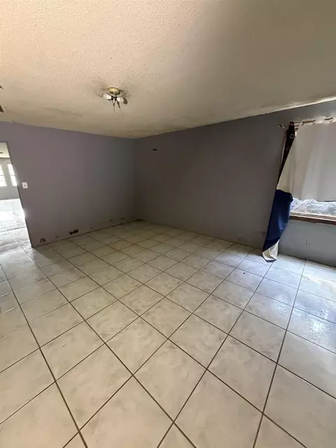 Living - 3310 E Fiesta Lp, Laredo, TX 78043 photo 4 of 4