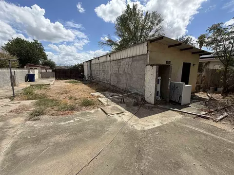 Exterior - 3310 E Fiesta Lp, Laredo, TX 78043 photo 4 of 8