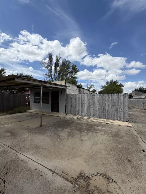 Exterior - 3310 E Fiesta Lp, Laredo, TX 78043 photo 8 of 8