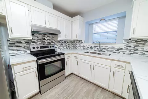 Kitchen - 8655 Northridge Lp, Laredo, TX 78045 photo 1 of 5