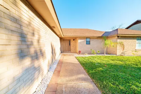 Exterior - 8655 Northridge Lp, Laredo, TX 78045 photo 3 of 7
