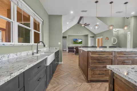 Kitchen - 275 Jefferies Rd, Laredo, TX 78045 photo 2 of 4