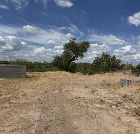 380 Riverhill Lp, Laredo, TX 78046 photo 2