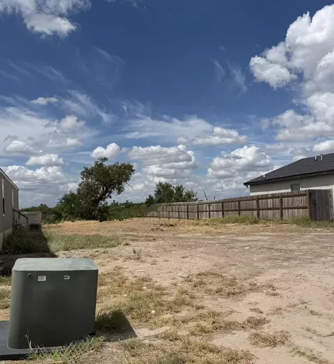 380 Riverhill Lp, Laredo, TX 78046 photo 5