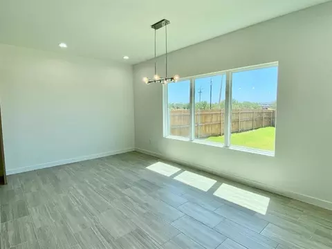 313 Deer Path Loop, Laredo, TX 78045 photo 6