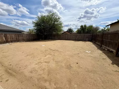 Exterior - 5519 Conroe St, Laredo, TX 78046 photo 4 of 5
