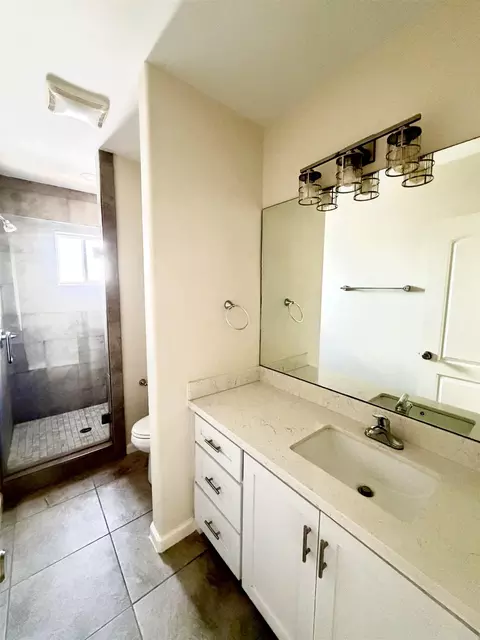 Bath - 5519 Conroe St, Laredo, TX 78046 photo 4 of 4