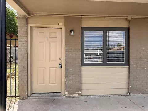 605 Bustamante St, Laredo, TX 78041