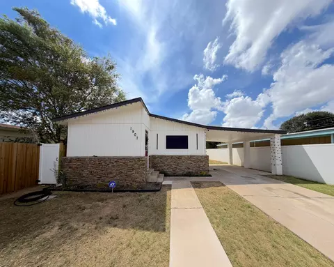 1907 Plum St, Laredo, TX 78043
