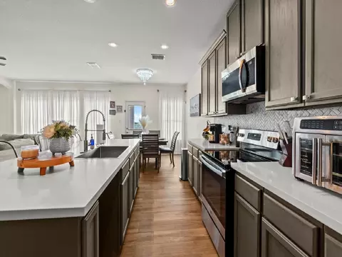 Kitchen - 311 Sabal Loop, Laredo, TX 78045 photo 1 of 5