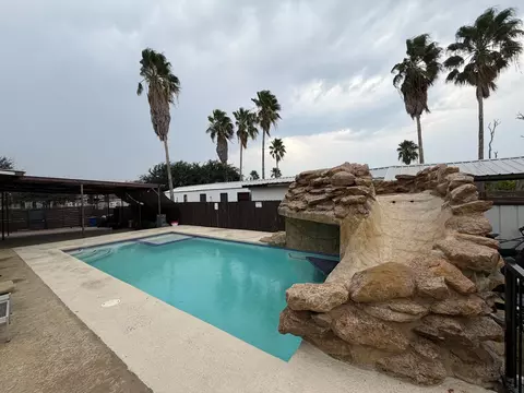 3426 Zamora Lp, Laredo, TX 78046 photo 12