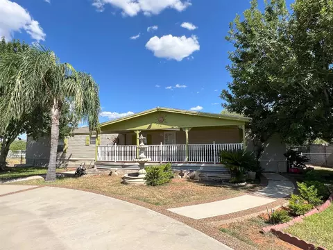 5303 Pharr Ln, Zapata, TX 78076