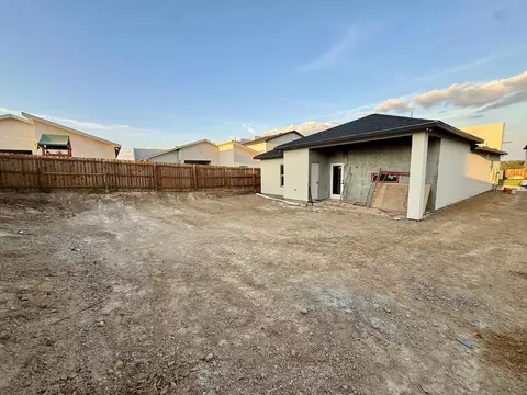 5706 Lone Star Loop, Laredo, TX 78046 photo 8