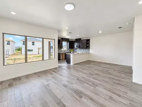 Living - 808 Monasterio Dr, Laredo, TX 78046 photo 2 of 3