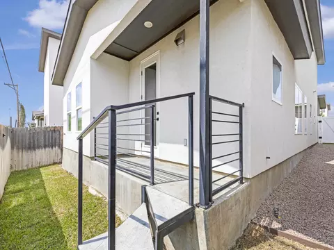 Exterior - 417 Deer Path Loop, Laredo, TX 78045 photo 5 of 6