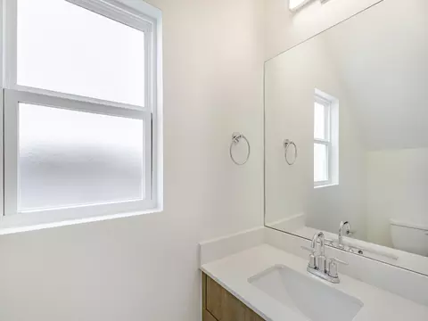 Bath - 417 Deer Path Loop, Laredo, TX 78045 photo 1 of 3