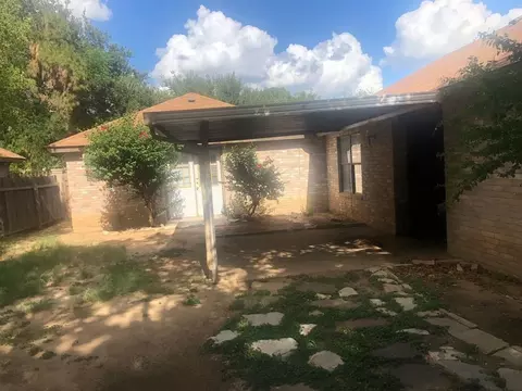 Exterior - 8617 Northridge Lp, Laredo, TX 78041 photo 4 of 6