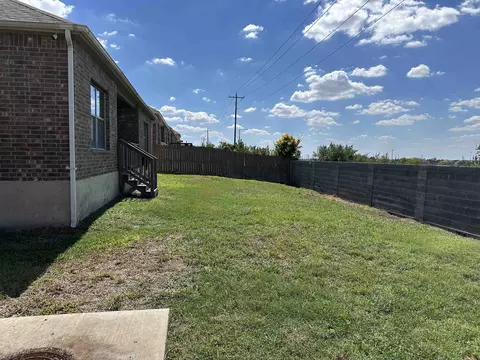 Exterior - 109 Pacifico Dr, Laredo, TX 78045 photo 4 of 5