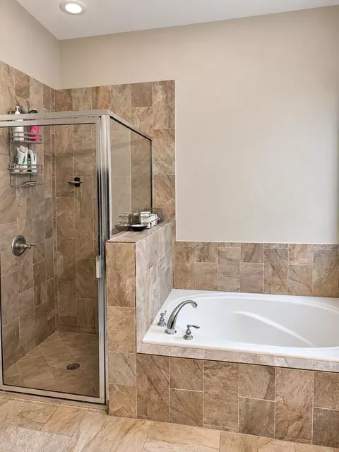 Bath - 109 Pacifico Dr, Laredo, TX 78045 photo 3 of 4