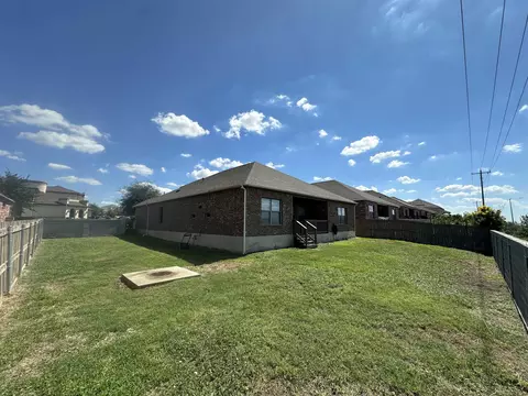 Exterior - 109 Pacifico Dr, Laredo, TX 78045 photo 5 of 5