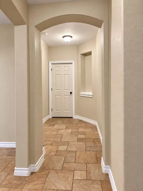 Entry Way - 109 Pacifico Dr, Laredo, TX 78045 photo 2 of 2