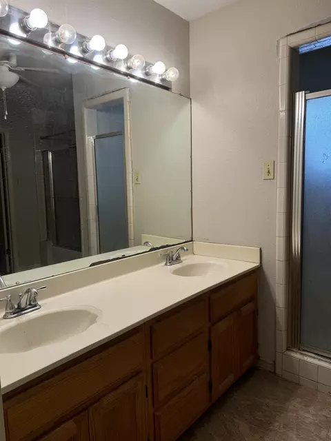 Bath - 8835 Liberty Lp, Laredo, TX 78045 photo 2 of 2