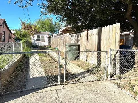 806 Okane St #B, Laredo, TX 78040