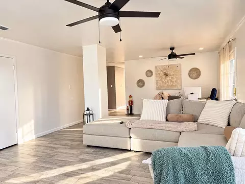 Living - 606 Sunridge Lp, Laredo, TX 78041 photo 1 of 2
