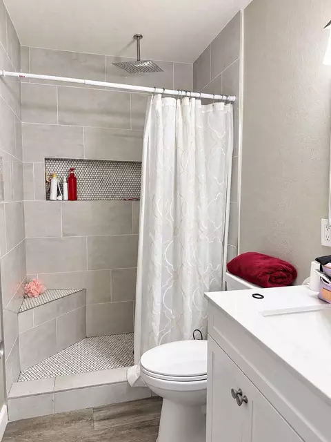 Bath - 606 Sunridge Lp, Laredo, TX 78041 photo 1 of 4